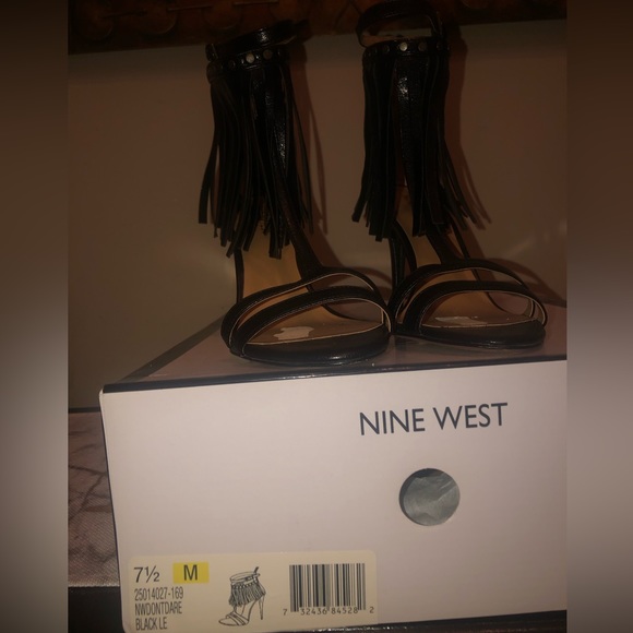 Black heels; sexy, sassy and very classy; with fringe detail around the ankle - Picture 5 of 6